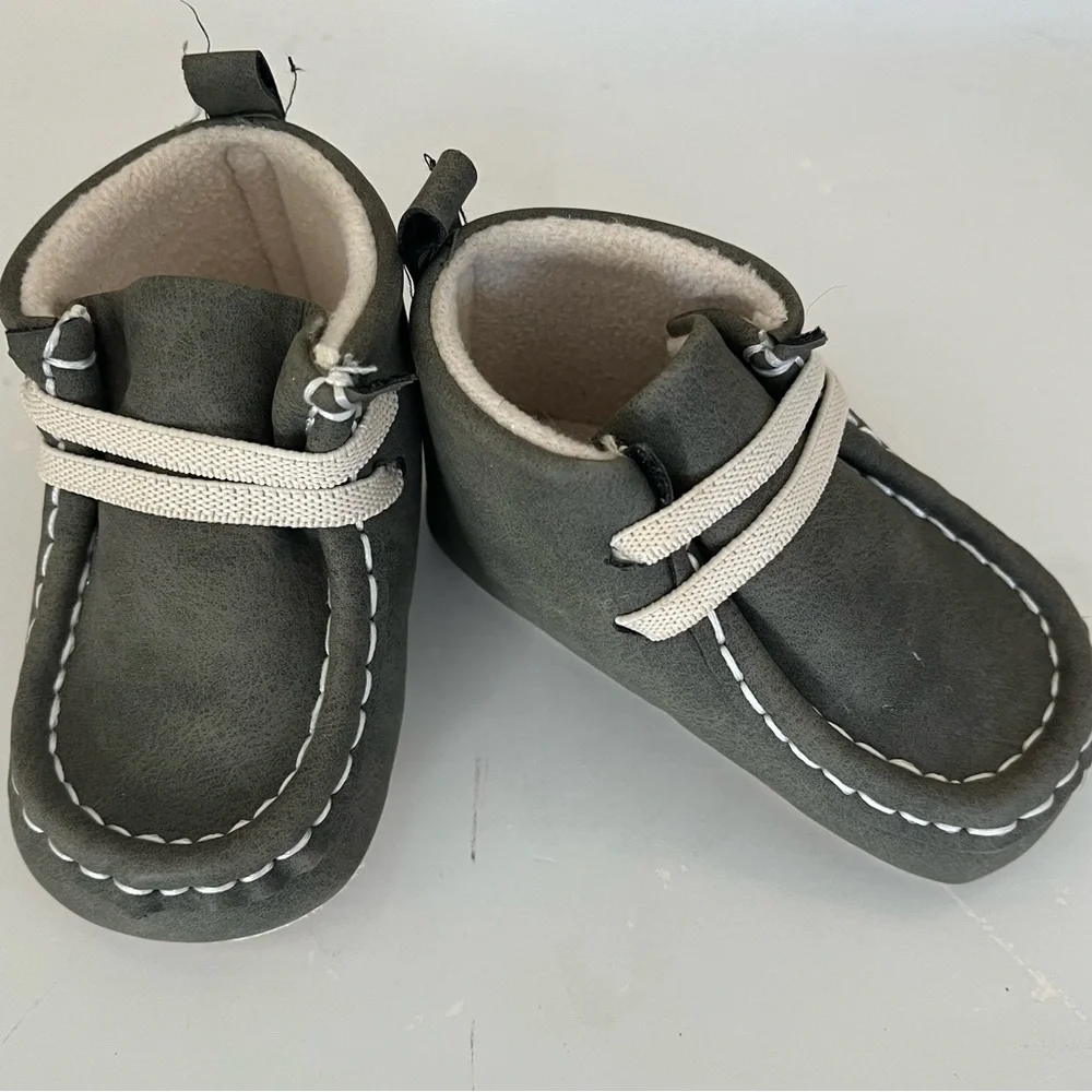 Kids Casual Moccasin Boots in Olive Green - Unbranded